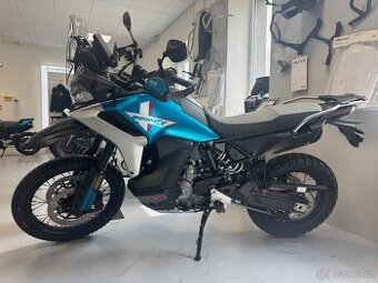 CFMOTO 800MT-X blue 2025 + PŘÍSLUŠENSTVÍ ZDARMA
