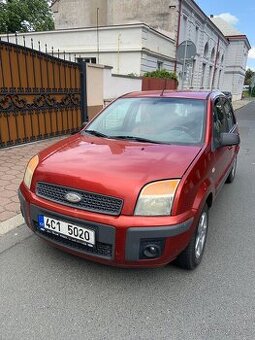 Ford Fusion 1.4 benzin 59 KW. Rok 2009. Klima. Tažné