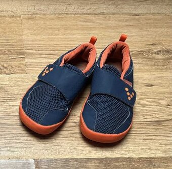 Barefoot boty a Tarmak 33, Hellys koloboty 33