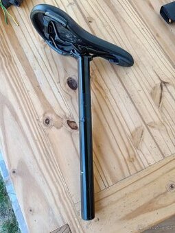 Sedlovka Bontrager 31.6mm 40cm