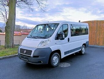 Půjčovna minibus 9 míst automat