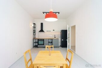 Pronájem bytu 3+kk, 81 m2 Křižíkova