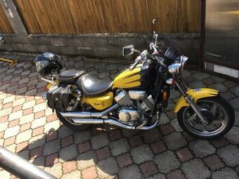Honda VF 750 Magna
