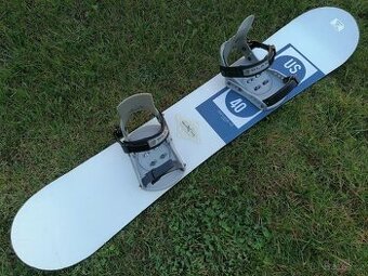 Prodám snowboard US Diamonds. Velikost 143cm.