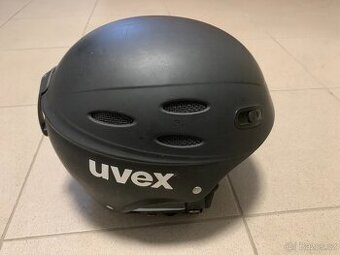 Lyžařská helma Uvex