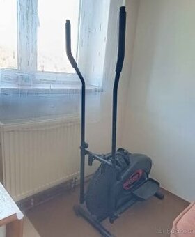 Orbitrek TV cvičící stroj