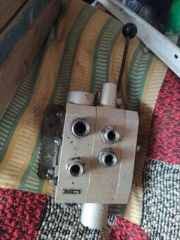 Hydraulický rozvaděč jednopačkový