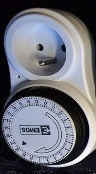 časovač, mechanická spínací zásuvka