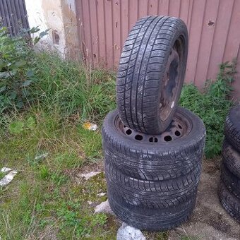 Sada plechových disků  4x108 s zimní pneu 195/50/15