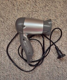 cestovní vysoušeč vlasů  230/120V