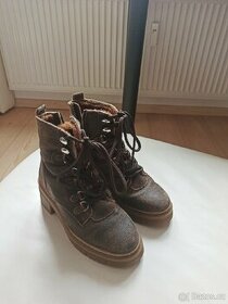 Kožené kotníkové boty