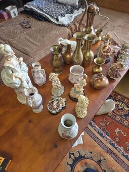 Různé sošky,vázičky atd.