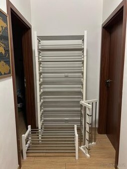 Botníky  a věšák Tjusig (IKEA)