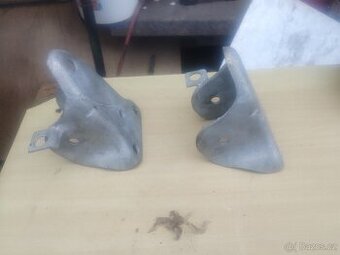 Zadní úchyty škoda favorit a Felicia