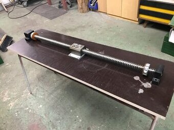 Lineární vedení + kuličková závitová tyč s matkou 2x