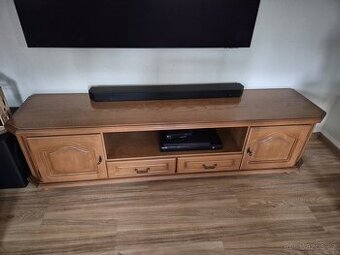 Dřevěná komoda - 1