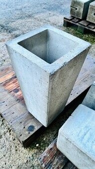 Prodám betonový květináč 29x29x60