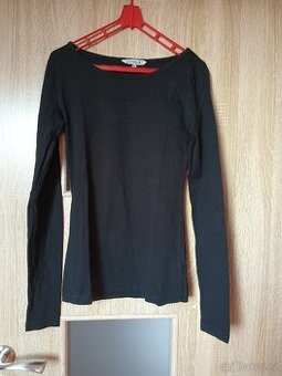 Prodám černé triko. Značka Clockhouse