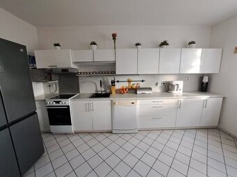 Kuchyňská linka (450+120 cm)