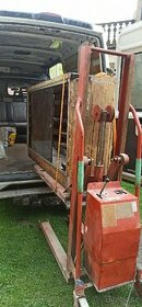 Elektrický vysokozdvižný paletovací vozík