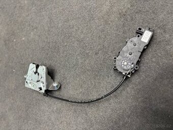 Zámek kufru Mercedes-Benz W204/S204