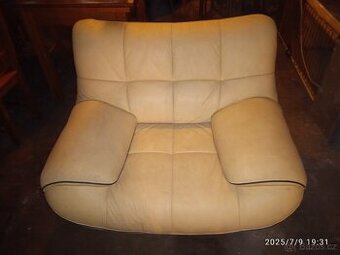 Křeslo kožené otočné