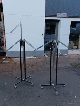 Stojan | věšák na oblečení,