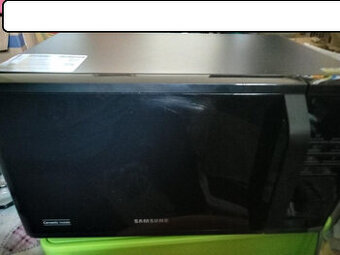 NOVÁ mikrovlnná trouba Samsung, černá, 23 l