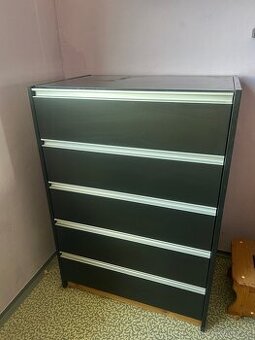 Skříň / komoda se šuplíky