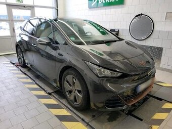 Cupra Born 170kw elektro 82kwh,kamera,Beats,tepelko,Kessy