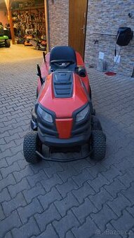 Zahradní traktůrek Husqvarna cth182t