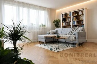 Pronájem moderně zrekonstruovaného bytu 3+1 se dvěma balkóny