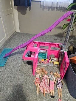 Barbie karavan snů, 3x barbie a ken