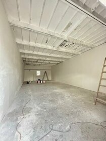 Pronájem skladových prostor/ garáž 70 m2