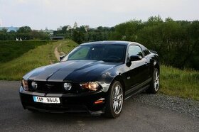 Ford Mustang GT  5.0
