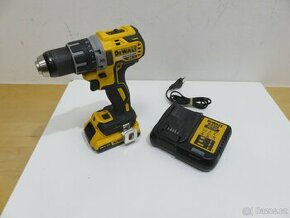 Aku bezuhlíková vrtačka DeWALT DCD791