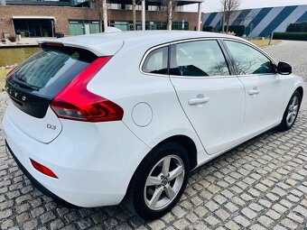 Volvo V40 2.0 D3 5VÁLEC AUTOMAT LED SERVISKA