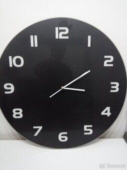 Černé  sklenene nástěnné hodiny,průměr 60 cm