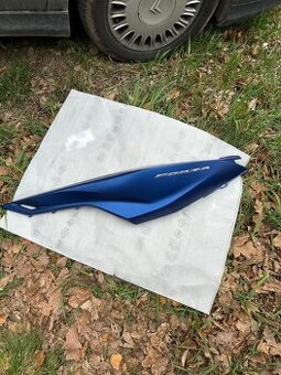 Honda Forza 125 levý zadní boční plast (83300-K1B-R40ZC)