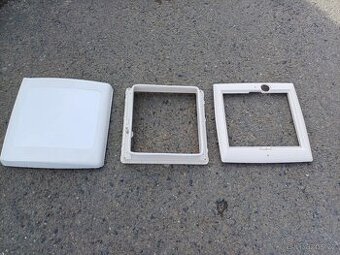 Střešní okno Thule Vent, 400 × 400 mm, s ventilací