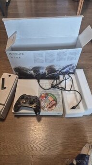 Xbox One S – 1x ovladač, krabice, kabeláž