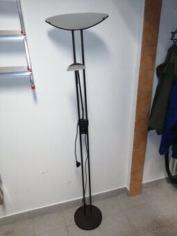 Stojata lampa
