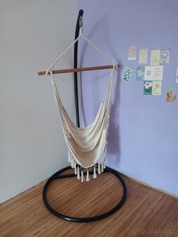 Závěsné křeslo se stojanem