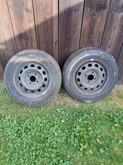 Prodám 2x letni pneu 185/65 R14 na disku Ford