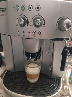 kávovar DeLonghi