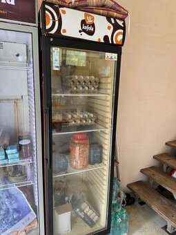 Prodám velkou prosklenou lednici