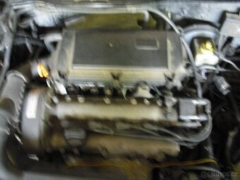VOLKSWAGEN GOLF IV 1.6 16V 77 KW AUS