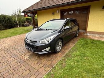 Hyundai i40 1.7crdi, nízký nájezd KM