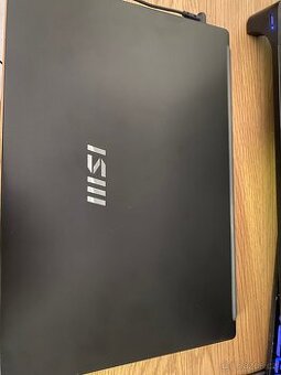 Prodám téměř nový a lehký notebook MSI Modern 15 B12M-074XCZ