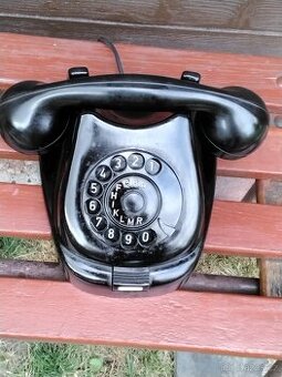 Bakelitovy telefon T 58
